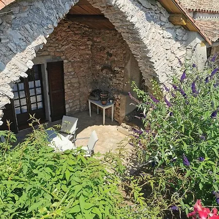 Le Barry Du Grand Chemin Bed and Breakfast 3*