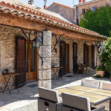 Le Barry Du Grand Chemin Bed and Breakfast Le Caylar