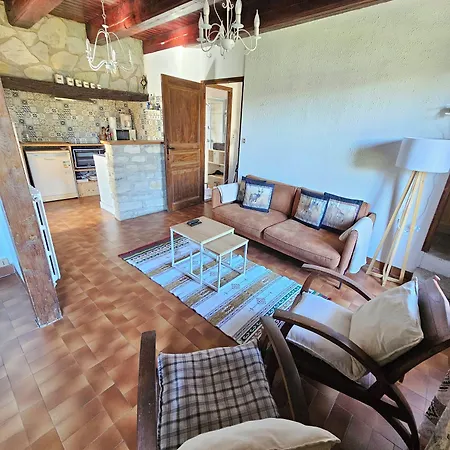 Le Barry Du Grand Chemin Bed and Breakfast 3*