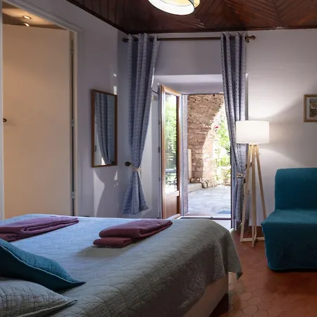 Le Barry Du Grand Chemin Bed and Breakfast
